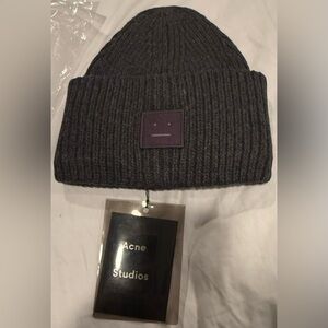 unisex beanie solid charcoal gray embroidered straight face patch 100% wool new